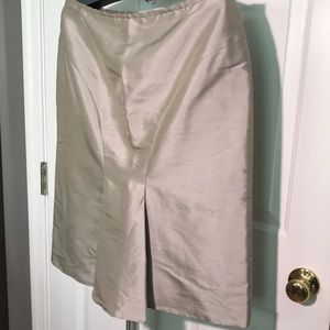 Armani Collezioni Silver Gray Silk Skirt w/ Back Detail Size 44 / US 13.5 NWT